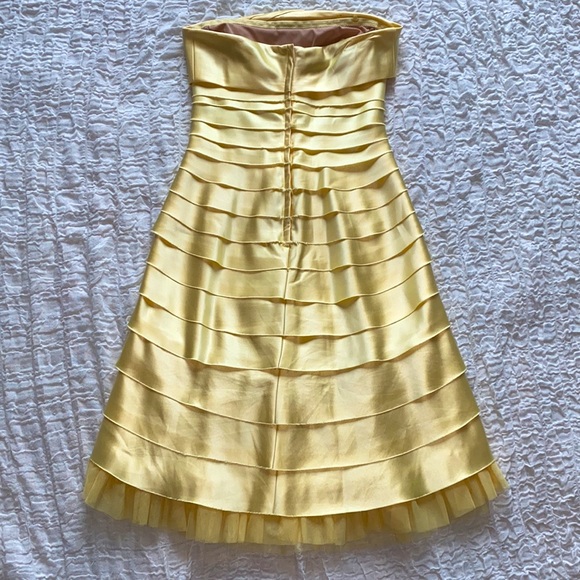 BCBG Max Azria Pastel Canary Buttercup Yellow Tiered Strapless Dress - Picture 4 of 6